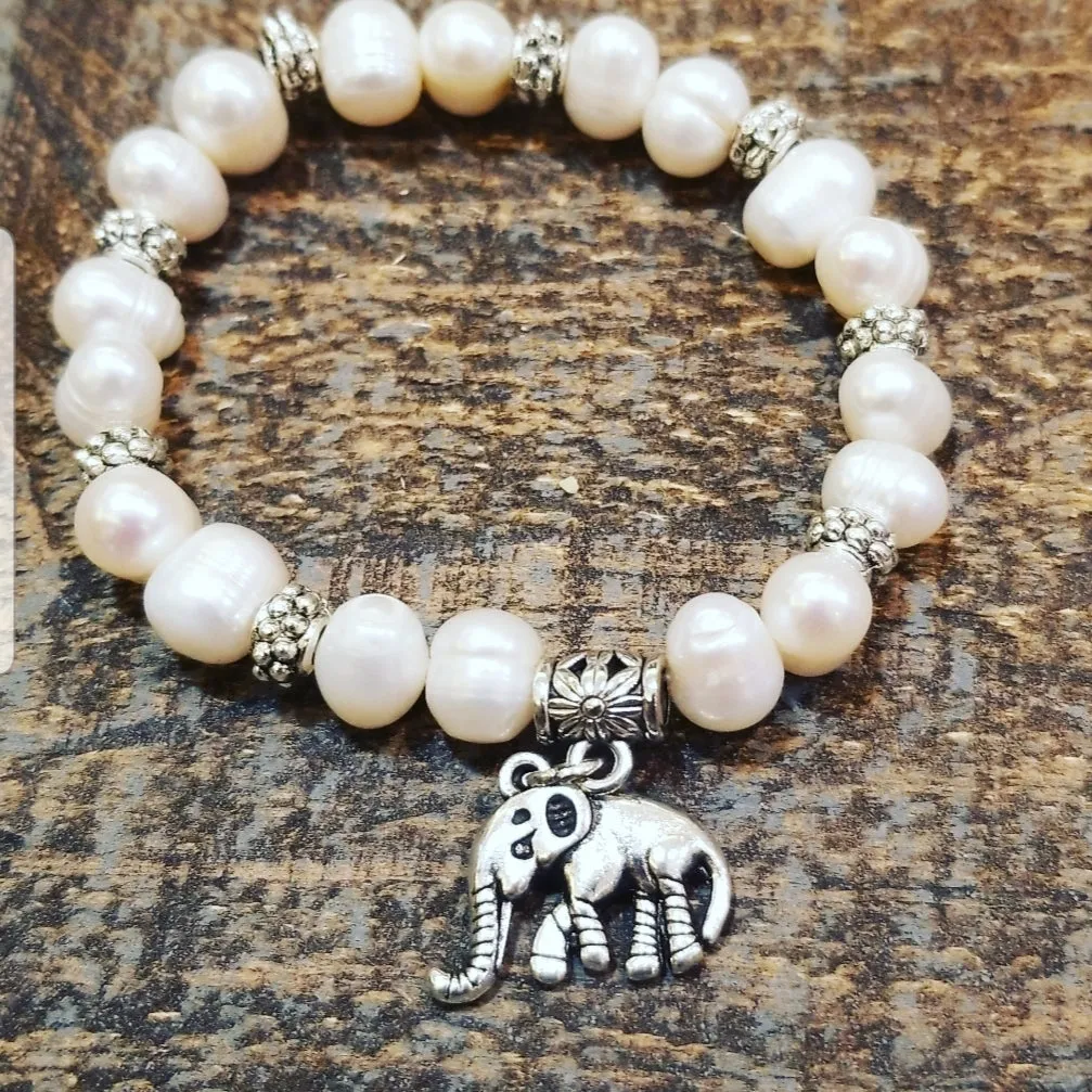 Fresh Pearl Bracelet with Elephant Charm