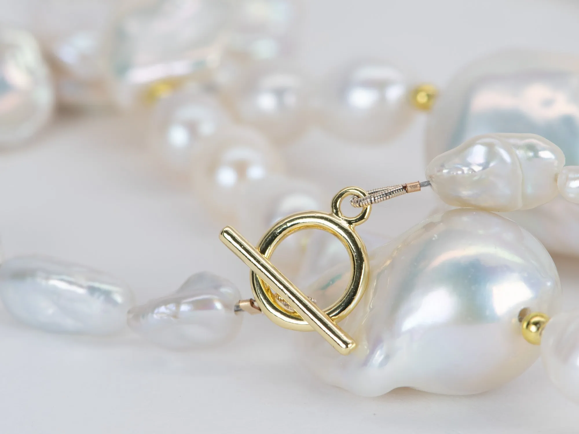 Mixed White Baroque Pearl  Necklace with Gold Plated Toggle Clasp P1052